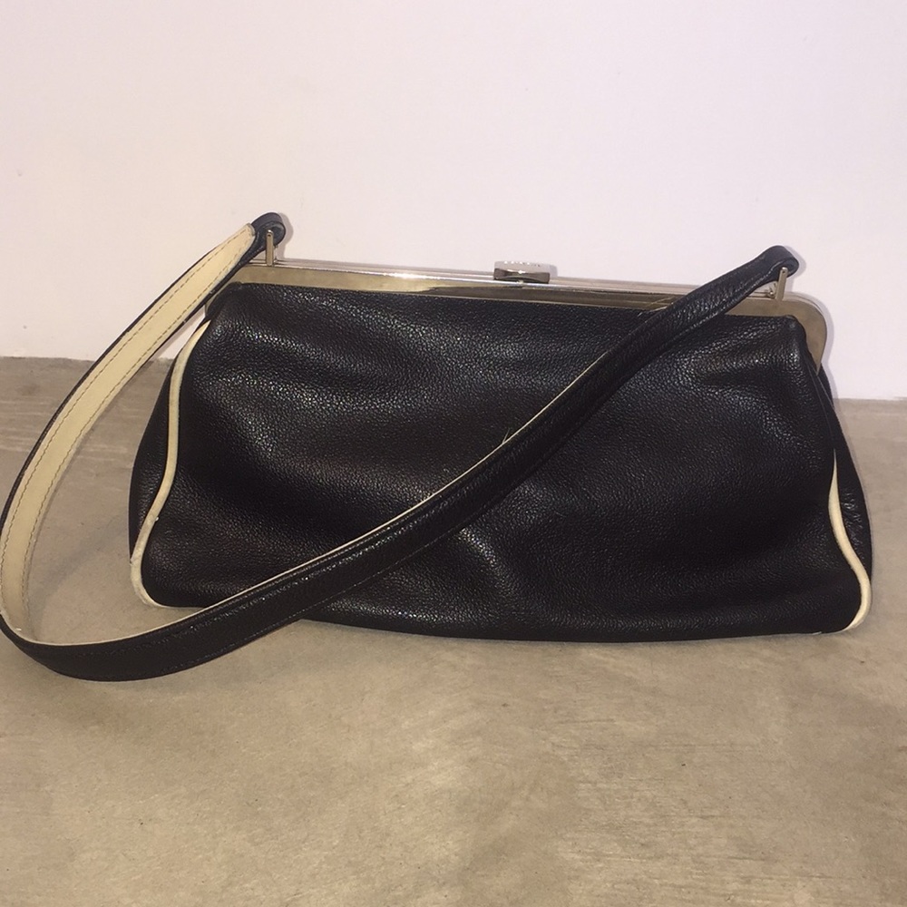 Vintage style  Fulra hand bag.